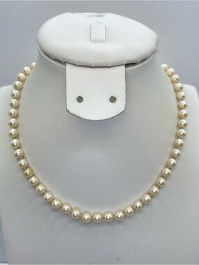 Marvella Faux Pearl Beaded Necklace Gold Tone Classic Elegant